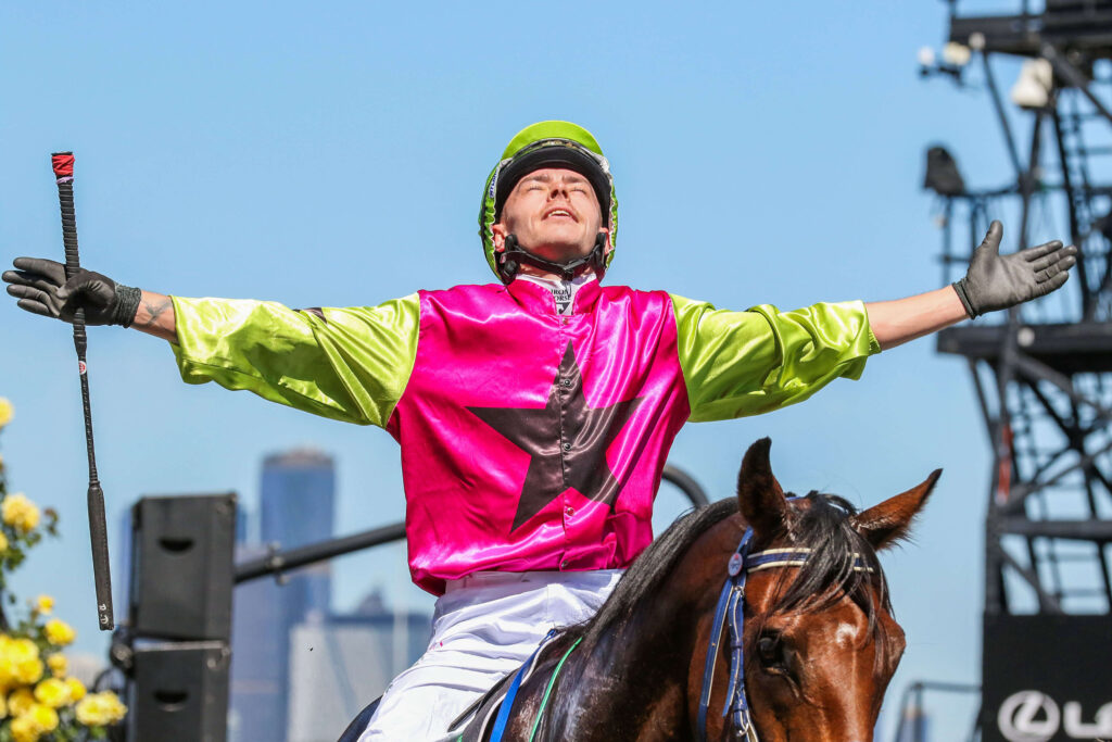 Melb Cup - Hats, Horses & Hot Bridge!!