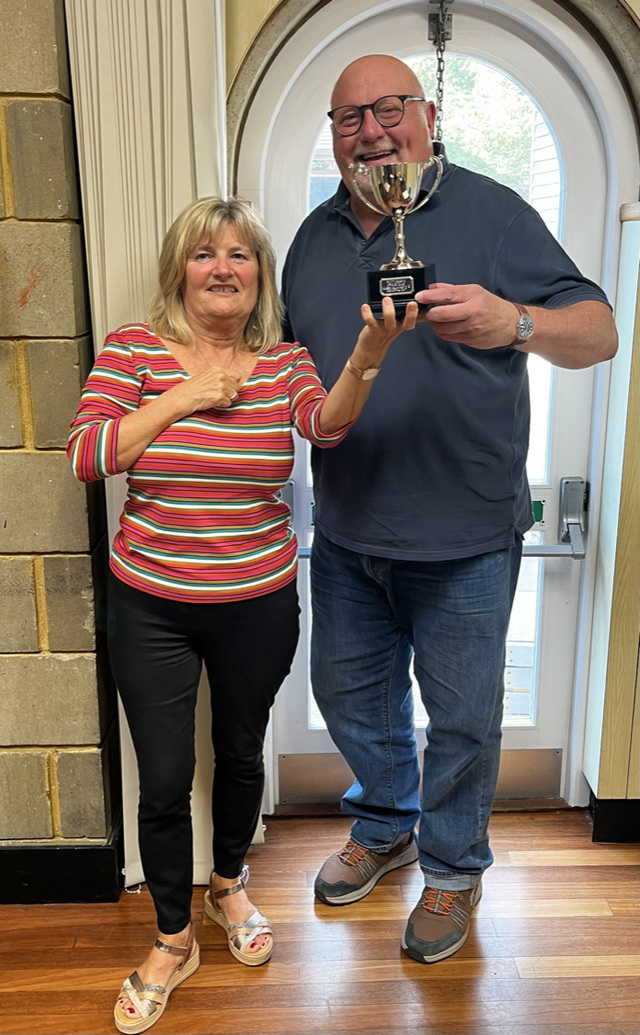 QE11 Cup 2024 Winners - Gary & Linda